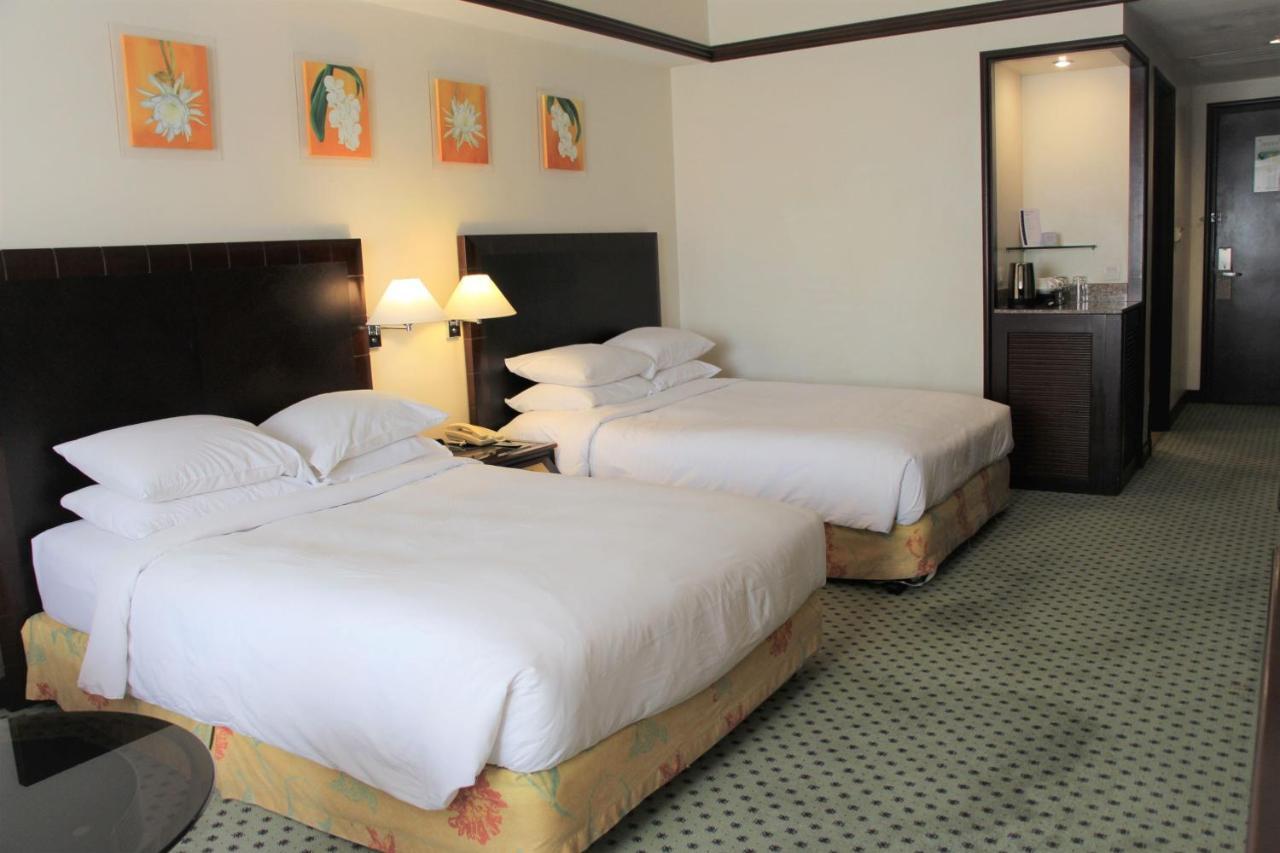 Miri Marriott Resort&Spa Exterior foto A room at the hotel