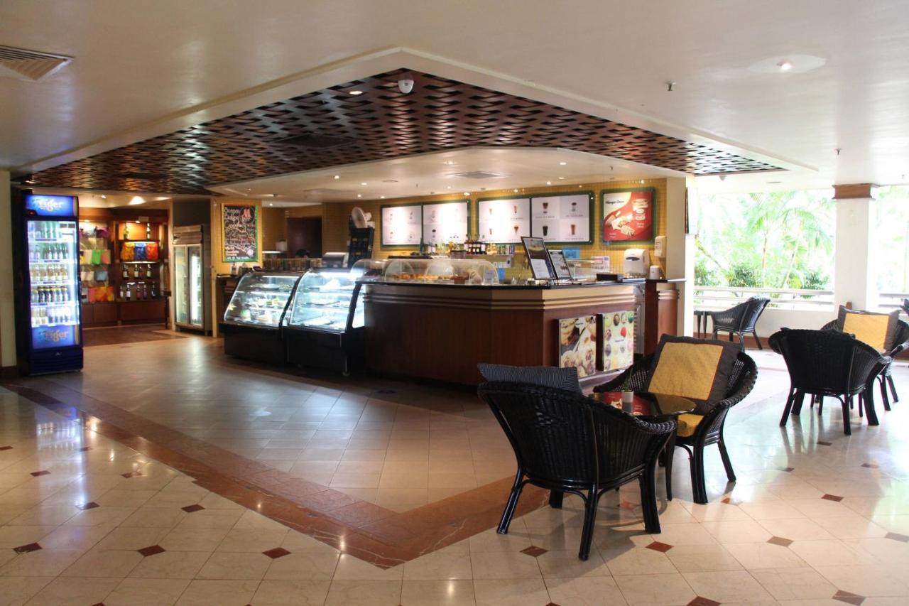 Miri Marriott Resort&Spa Exterior foto The Coffee Bean & Tea Leaf in Kuala Lumpur, Malaysia